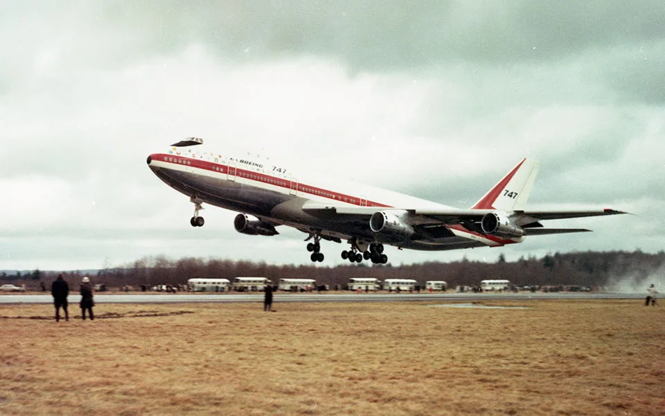 Boeing 747 hump