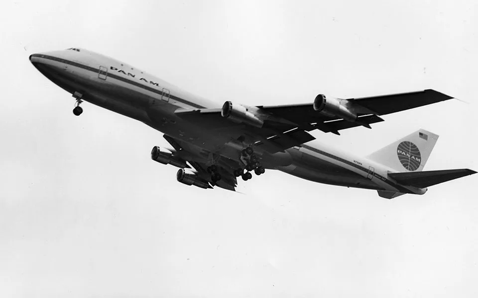 Boeing 747 hump