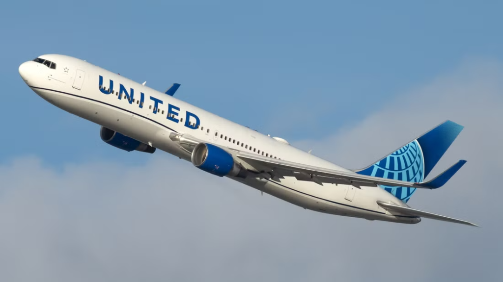 United Boeing 767 Diverts After Laptop Dropped Into Cargo Hold